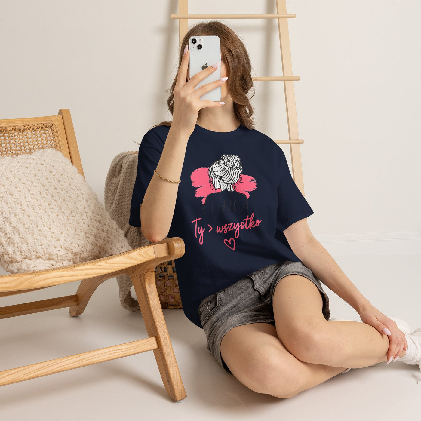 T-shirt damski bawełniany z grafiką Ty > wszystko Bellezza