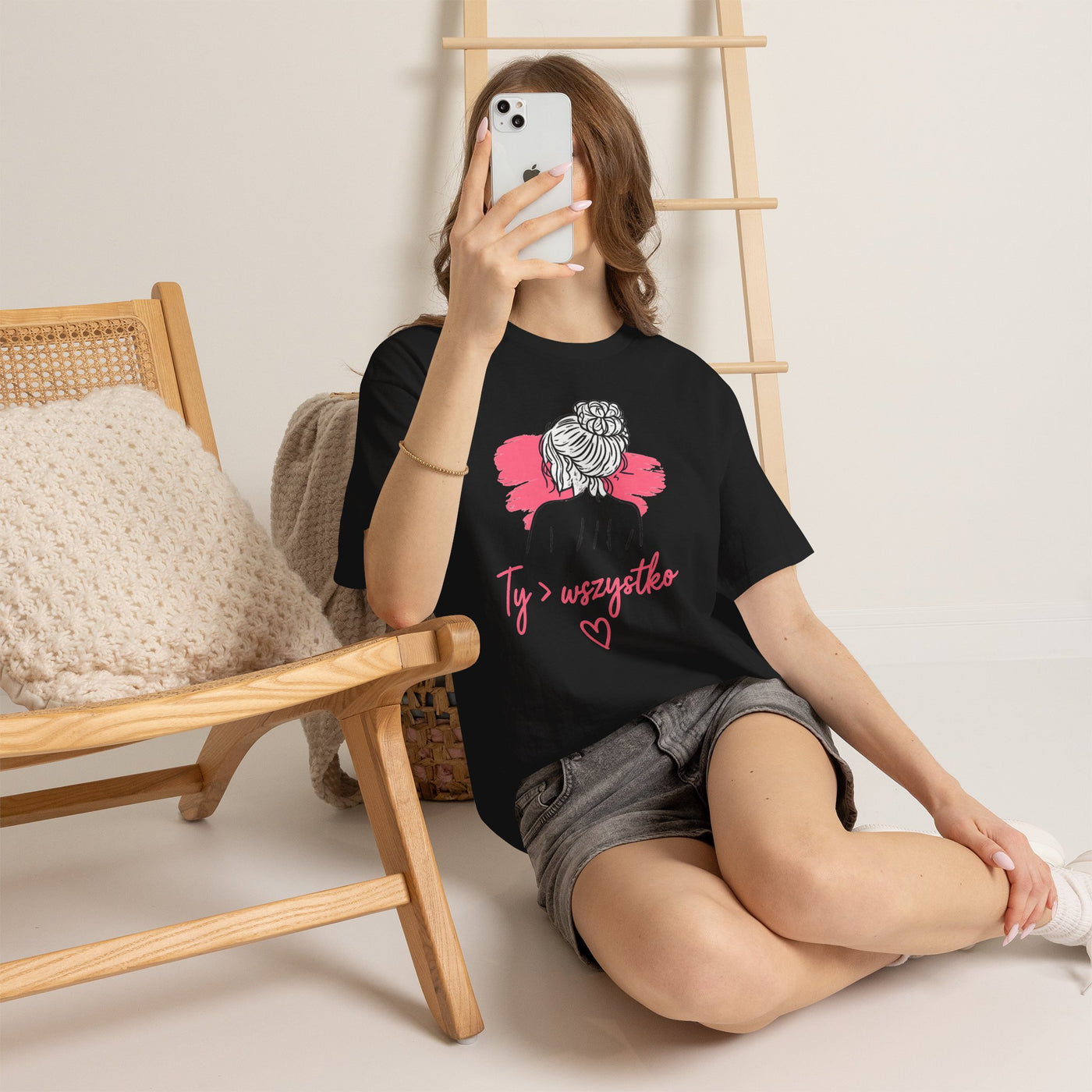 T-shirt damski bawełniany z grafiką Ty > wszystko Bellezza