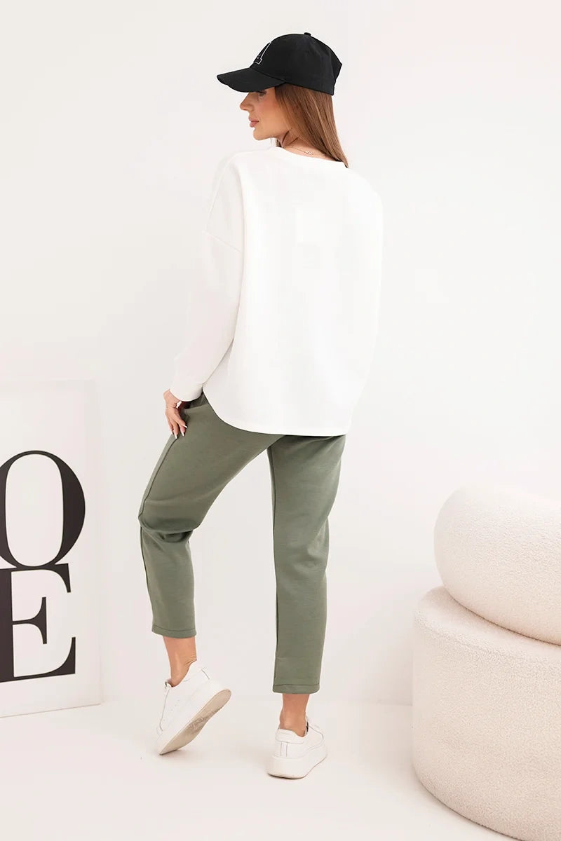 damskie spodnie masełkowe czarne z kontrastową kieszonką