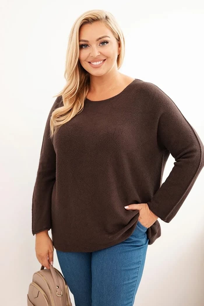 Sweter damski wiskozowy plus size z dekoltem łódką Imelda, kolor Brązowy