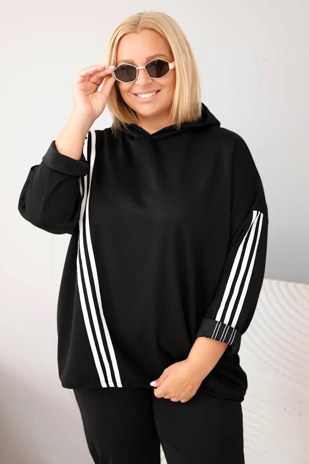 Bluza damska wiskozowa Plus Size z kapturem Perrine, kolor Czarny