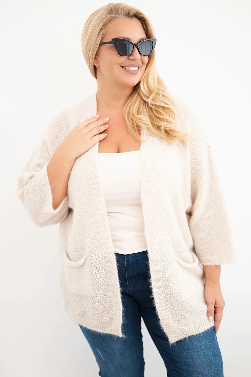 Sweter damski dzianinowy plus size z kieszeniami Vera, kolor Beżowy