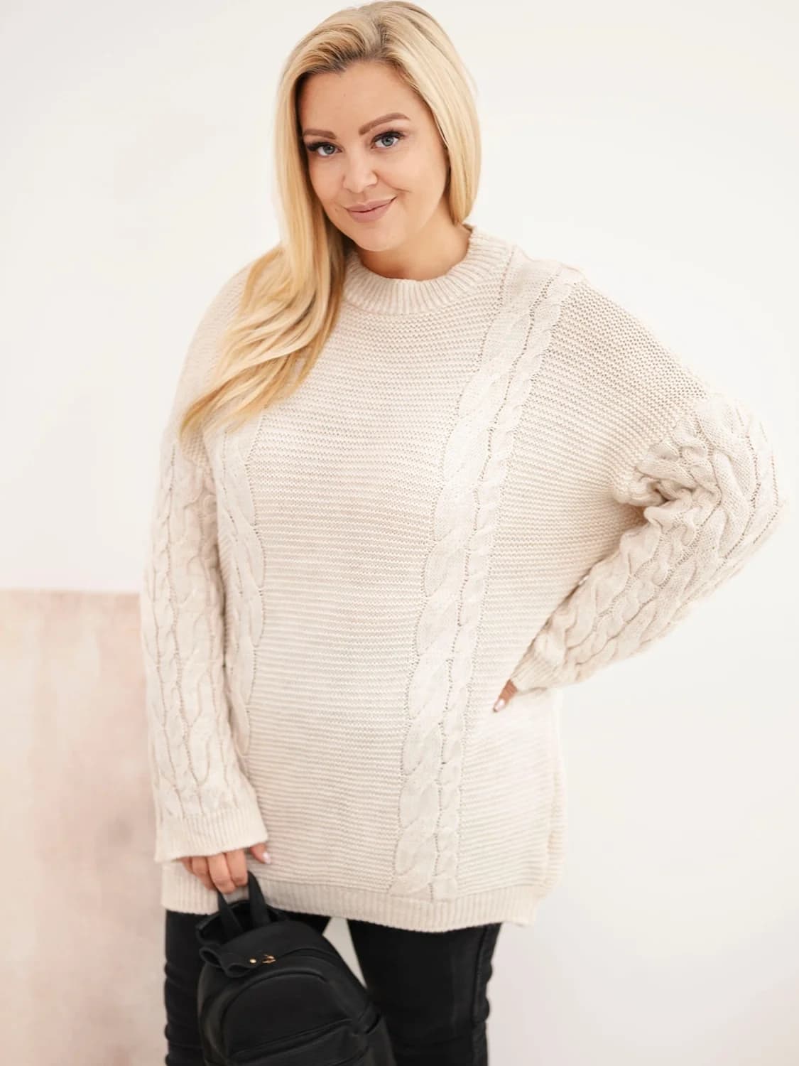 Sweter damski akrylowy warkoczowy oversize Passiflora, kolor Beżowy