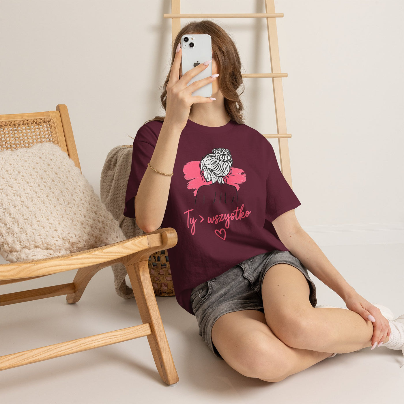 T-shirt damski bawełniany z grafiką Ty > wszystko Bellezza