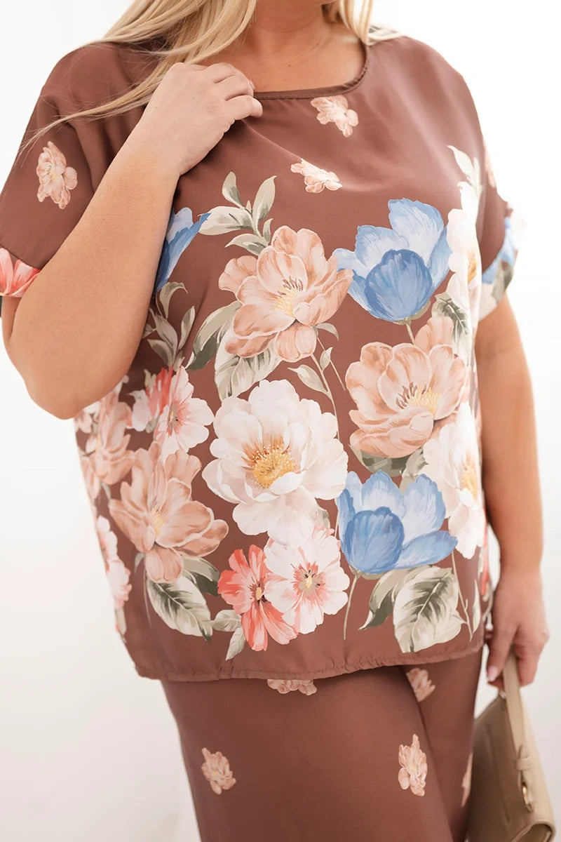 Komplet damski plus size z bluzką i spodniami w kwiaty z szeroką nogawką Dalia