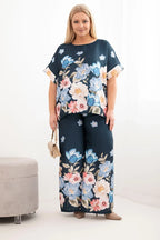 Komplet damski plus size z bluzką i spodniami w kwiaty z szeroką nogawką Dalia
