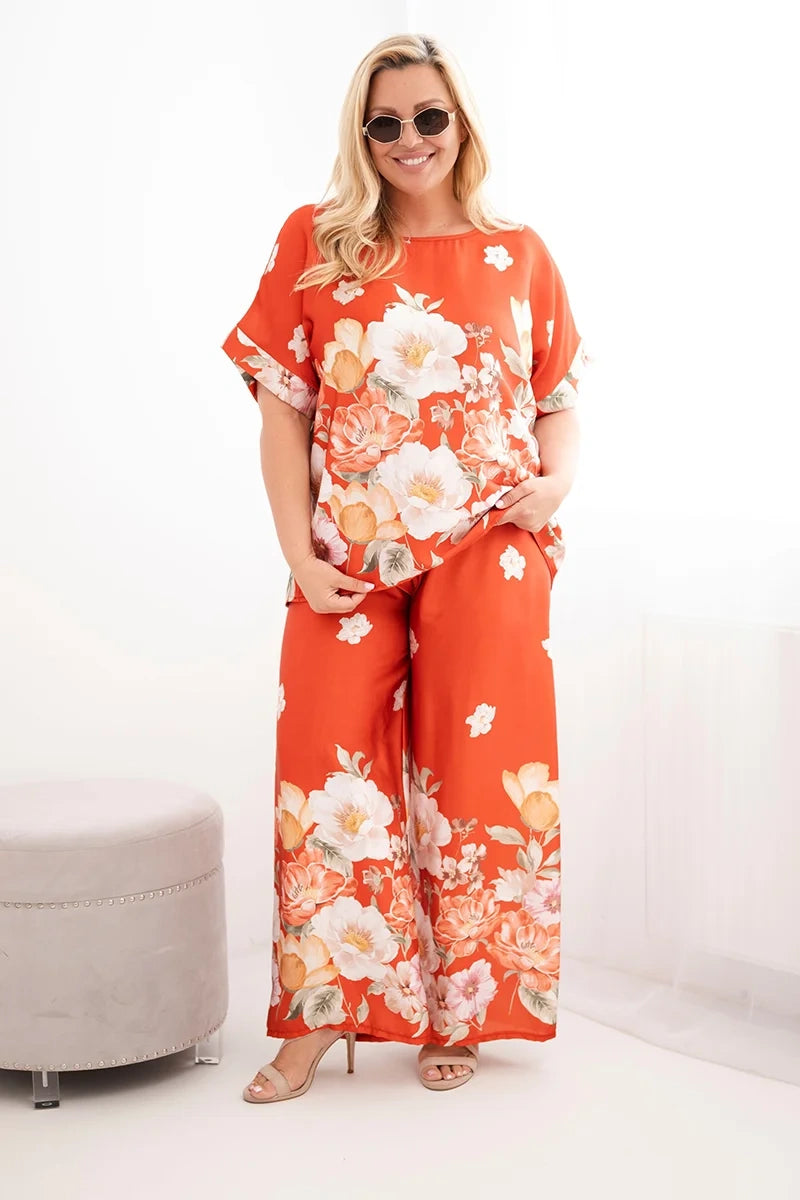 Komplet damski plus size z bluzką i spodniami w kwiaty z szeroką nogawką Dalia