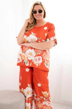 Komplet damski plus size z bluzką i spodniami w kwiaty z szeroką nogawką Dalia