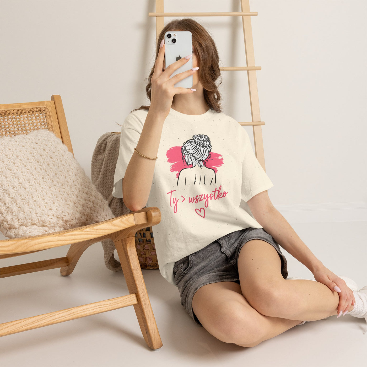 T-shirt damski bawełniany z grafiką Ty > wszystko Bellezza