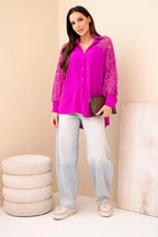 niebieska damska koszula wiskozowa violette z koronkowymi rękawami - detal wykończenia koronki