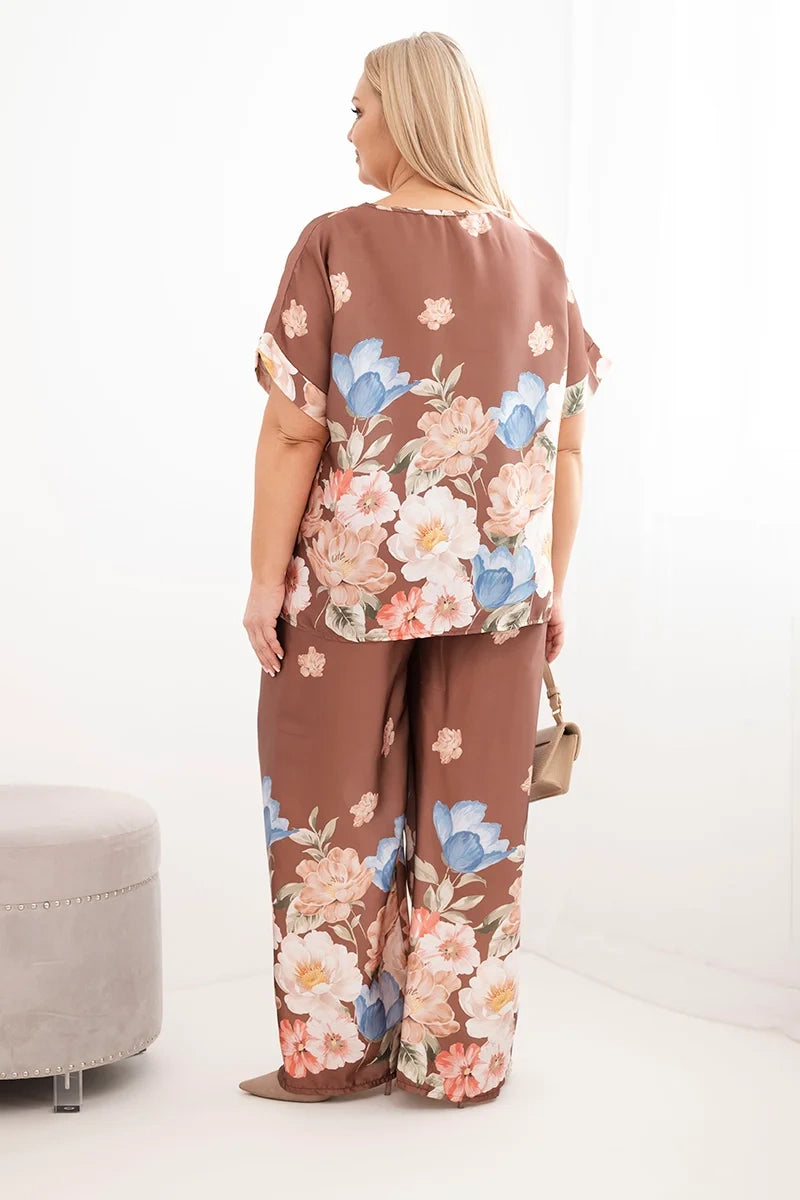 Komplet damski plus size z bluzką i spodniami w kwiaty z szeroką nogawką Dalia