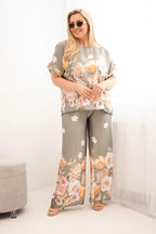 Komplet damski plus size z bluzką i spodniami w kwiaty z szeroką nogawką Dalia