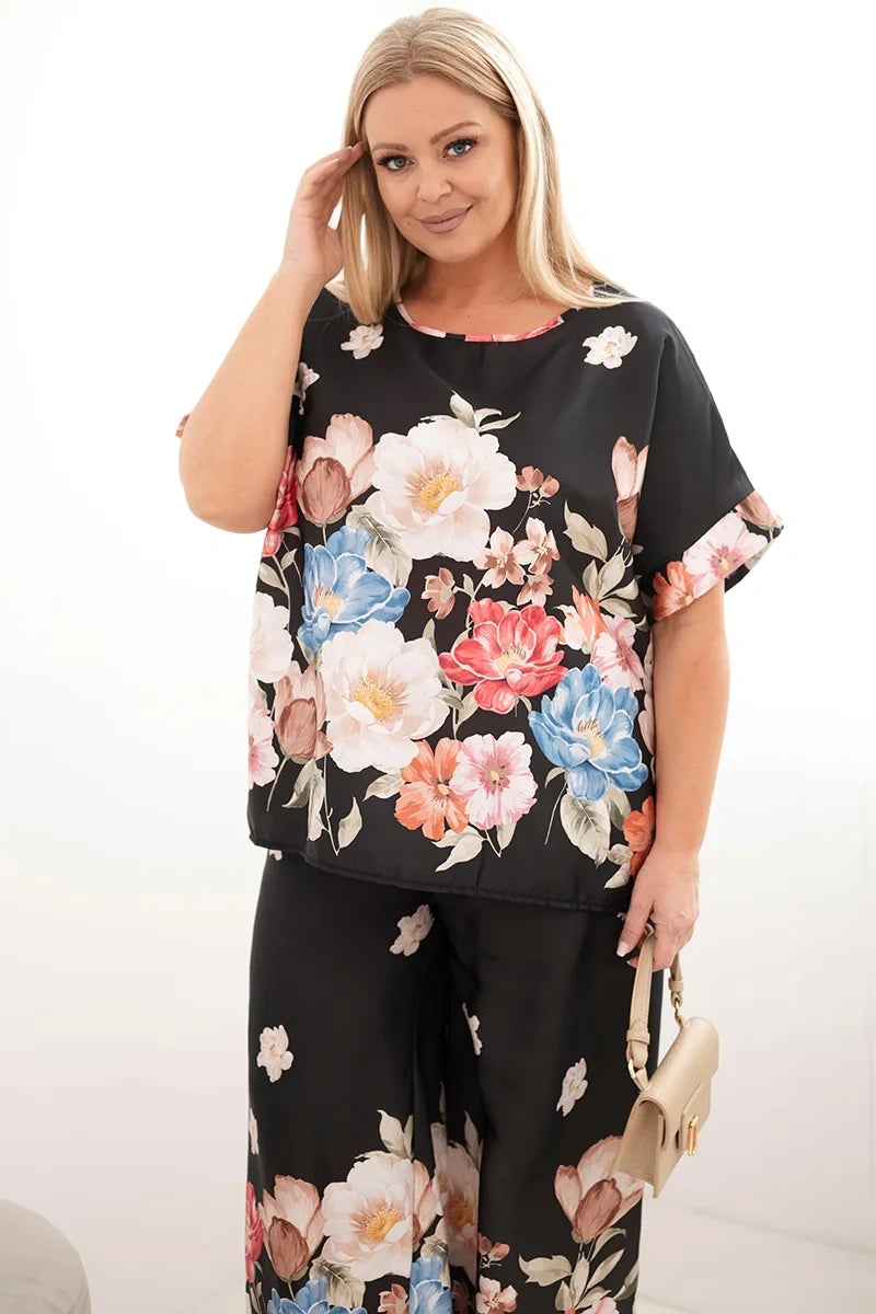 Komplet damski plus size z bluzką i spodniami w kwiaty z szeroką nogawką Dalia
